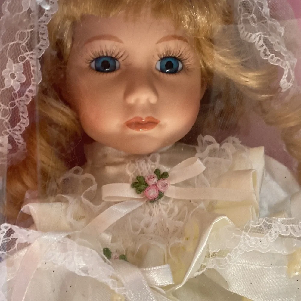 Collectible Memories Exclusive Porcelain Bride Doll - 16” EUC wOriginal Box